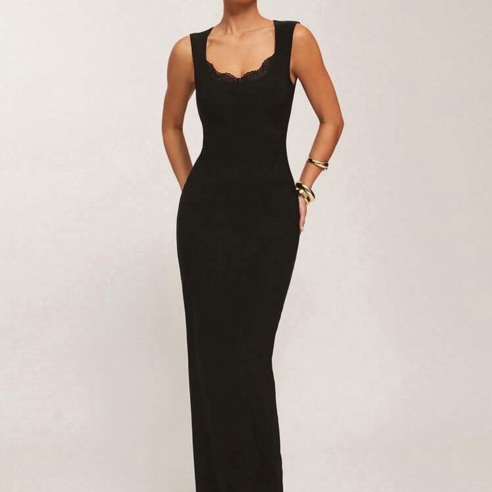 Elegant Black Maxi Dress